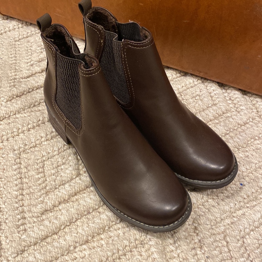 Eastland Jasmine Chelsea Boots